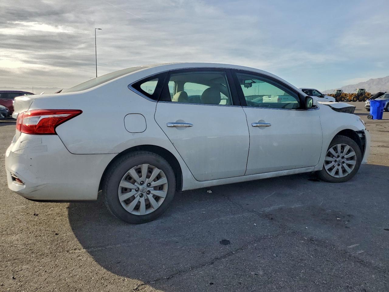 2017 NISSAN SENTRA S photo 3