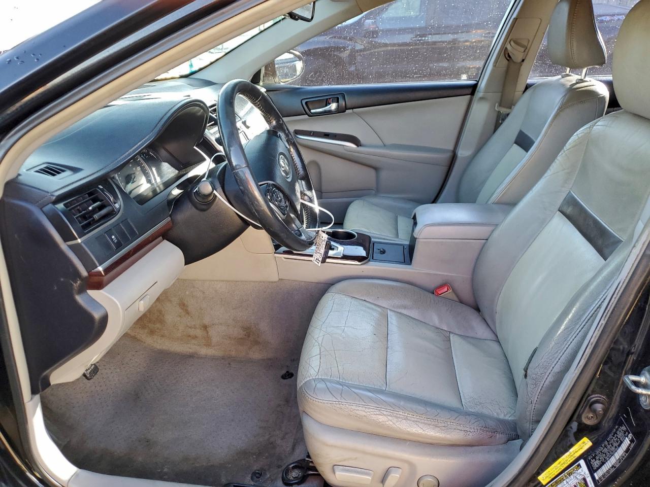 2012 TOYOTA CAMRY XLE V6 photo 7