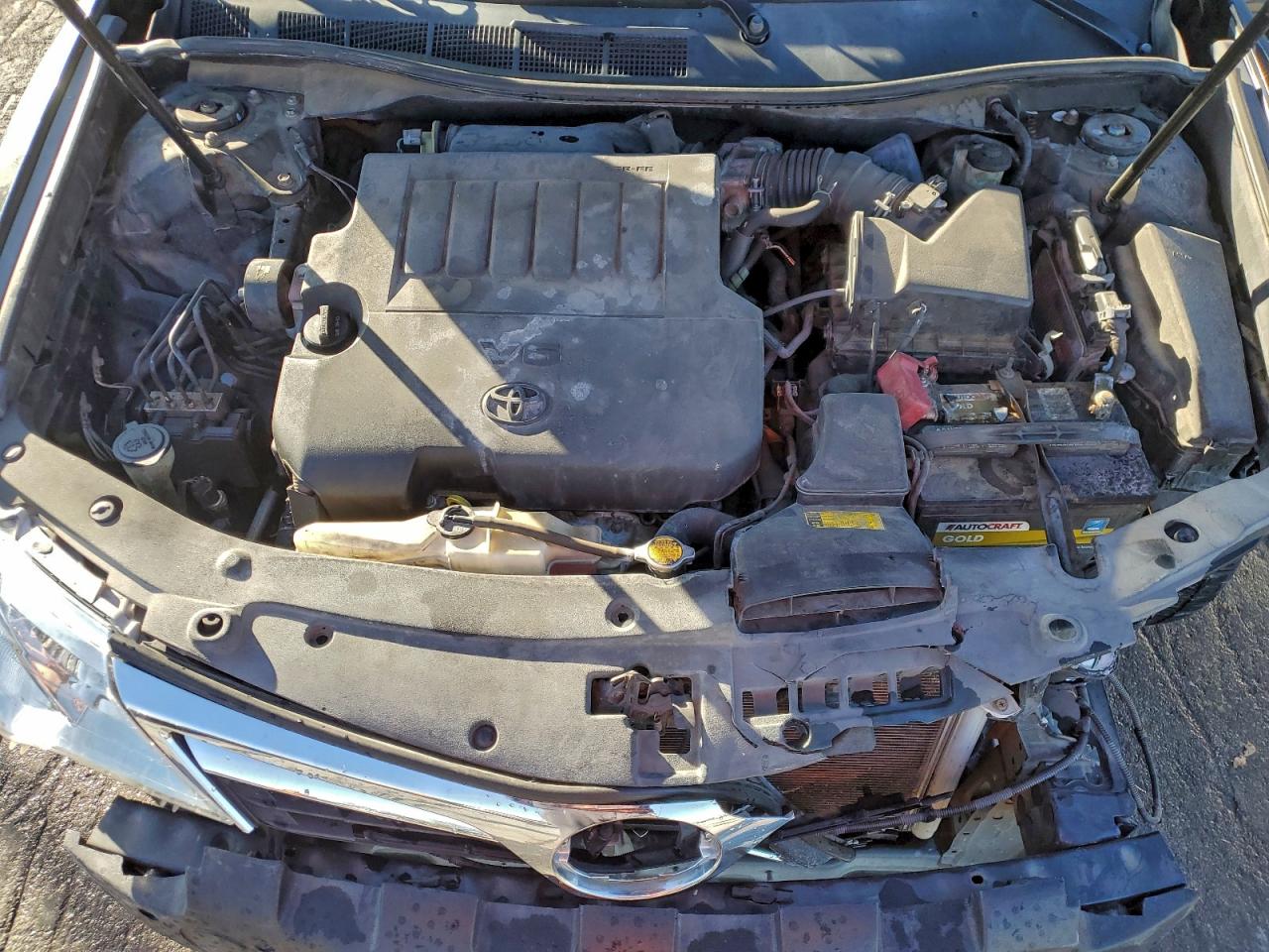 2012 TOYOTA CAMRY XLE V6 photo 11