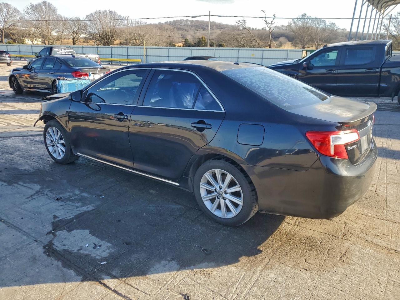 2012 TOYOTA CAMRY XLE V6 photo 2
