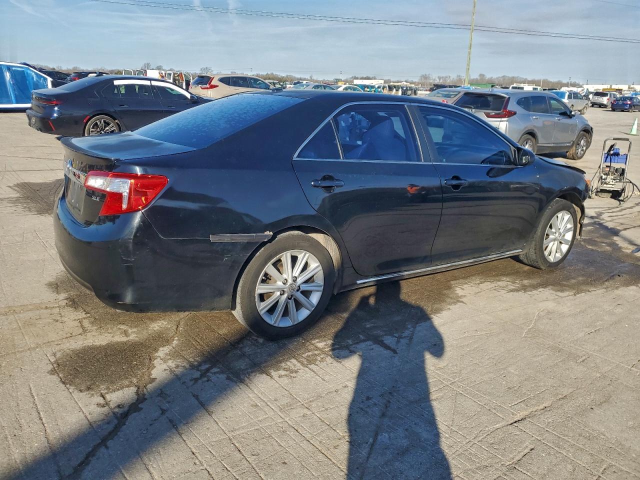 2012 TOYOTA CAMRY XLE V6 photo 3