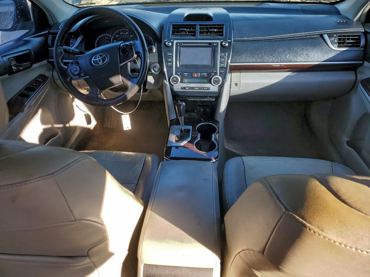 2012 TOYOTA CAMRY XLE V6 photo 8