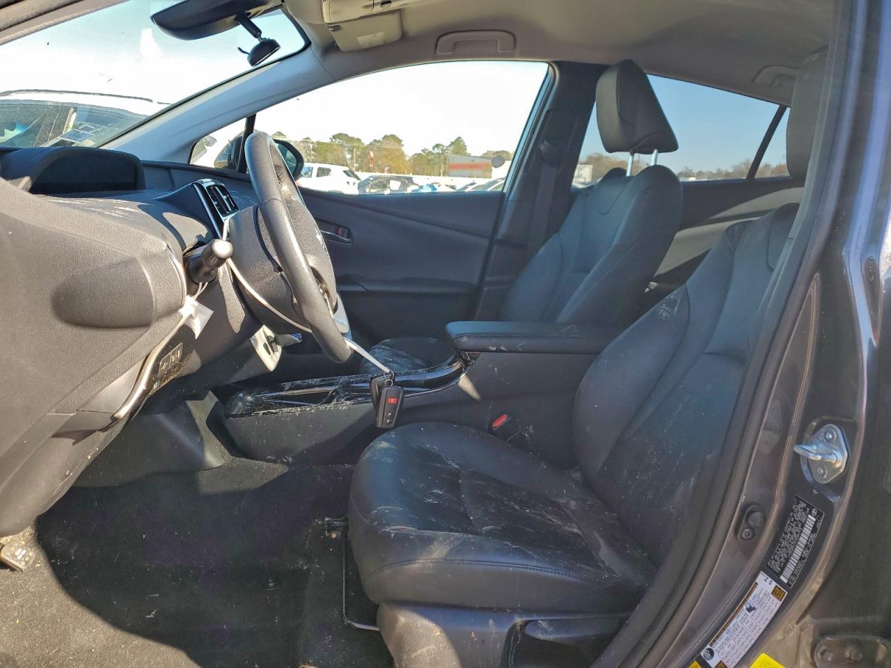 2017 TOYOTA PRIUS photo 7