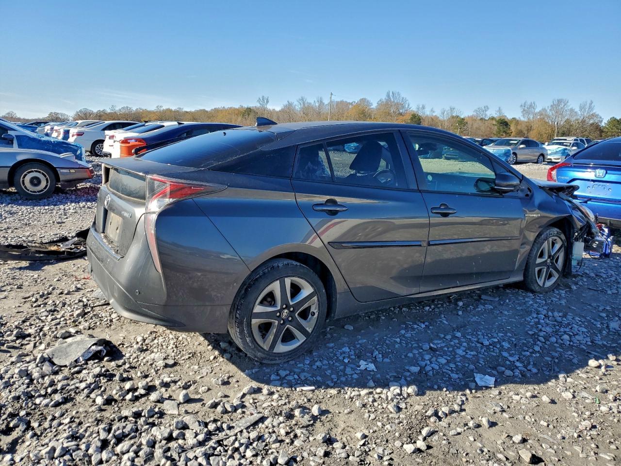 2017 TOYOTA PRIUS photo 3