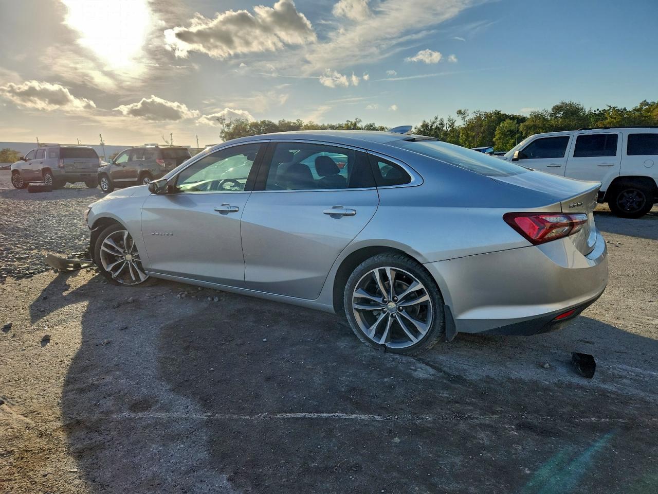 2021 CHEVROLET MALIBU LT photo 2
