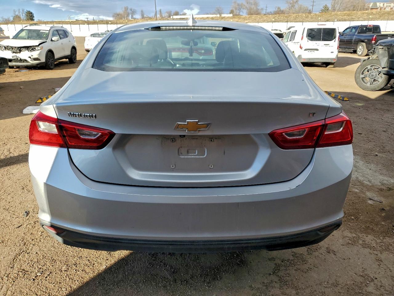 2017 CHEVROLET MALIBU LT photo 6