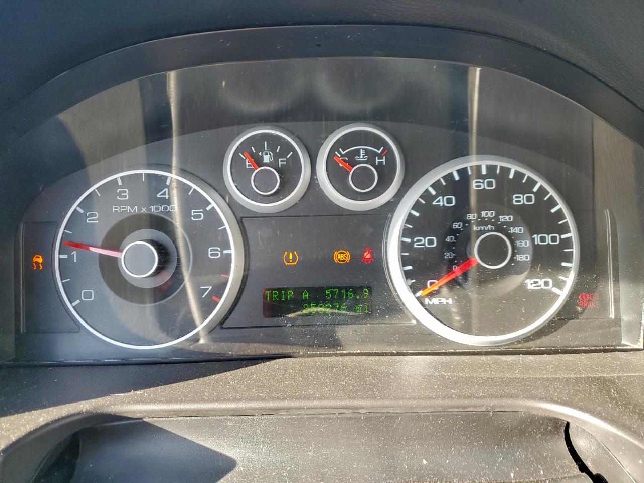 2009 FORD FUSION SE photo 9