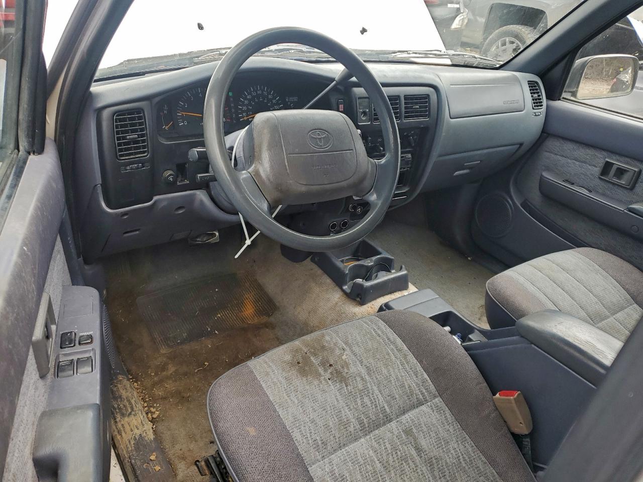 1999 TOYOTA TACOMA XTRACAB photo 8