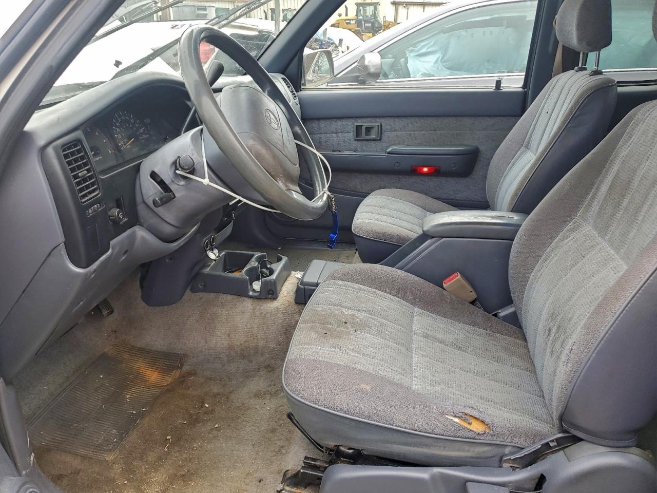 1999 TOYOTA TACOMA XTRACAB photo 7