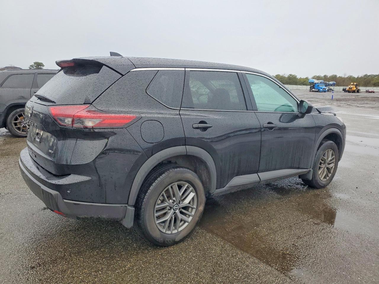 2024 NISSAN ROGUE S photo 5