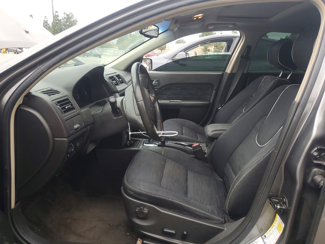2011 FORD FUSION SE photo 7
