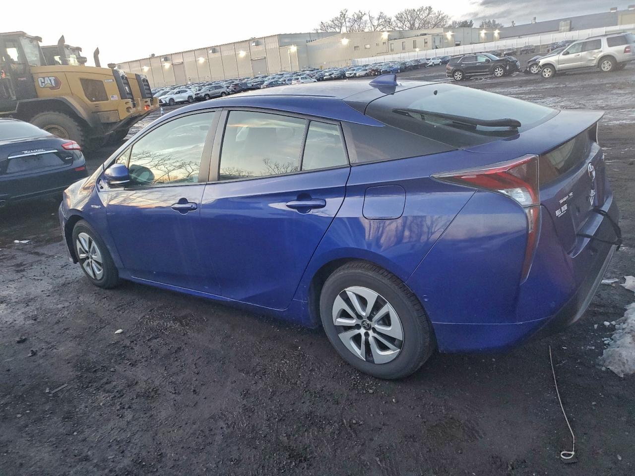 2018 TOYOTA PRIUS photo 2