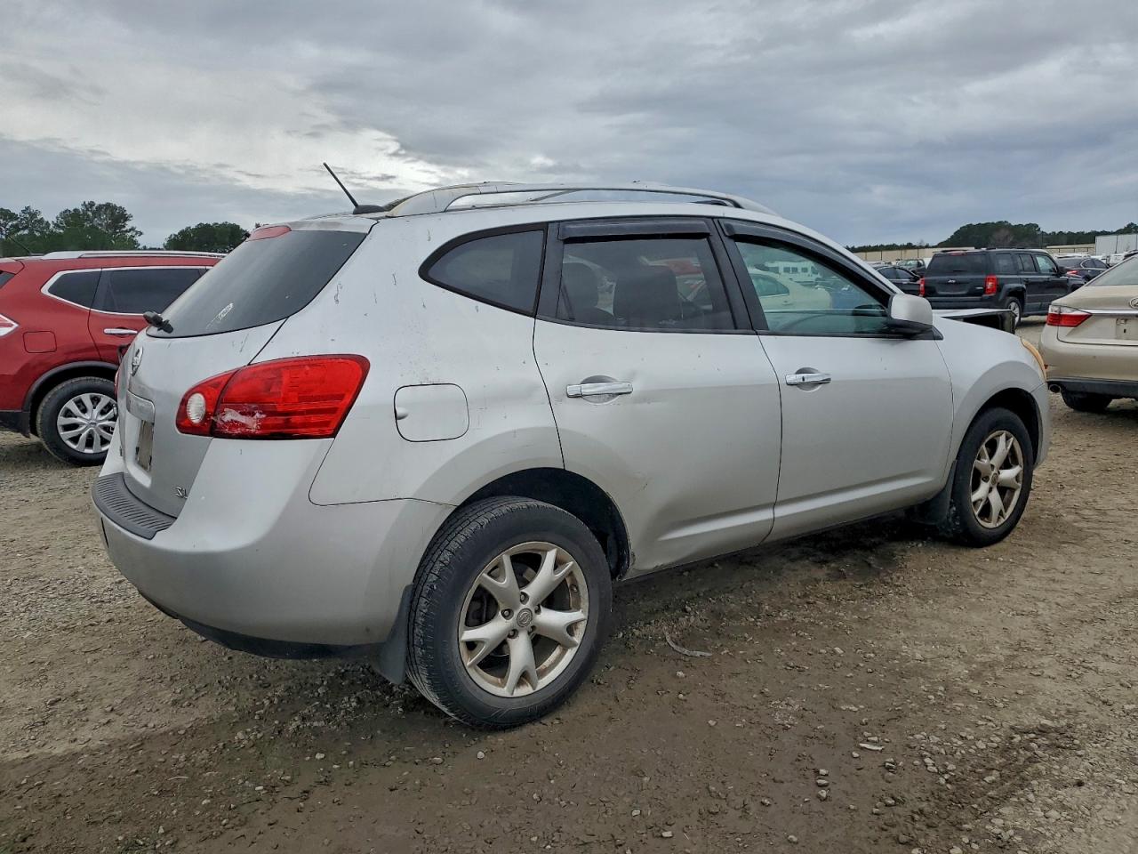 2010 NISSAN ROGUE S photo 3