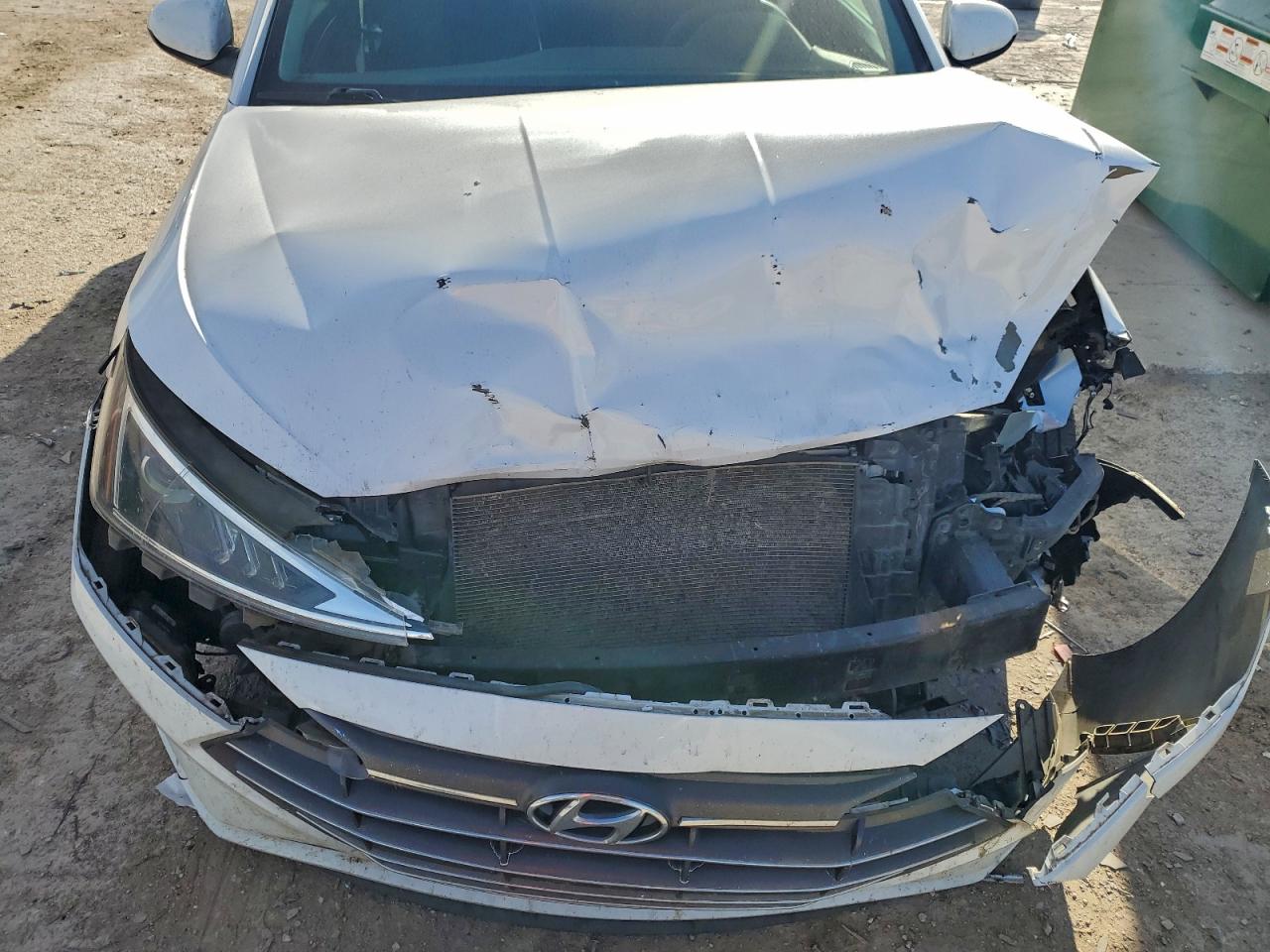 2019 HYUNDAI ELANTRA SE photo 11