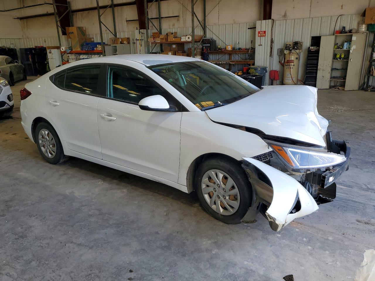 2019 HYUNDAI ELANTRA SE photo 4
