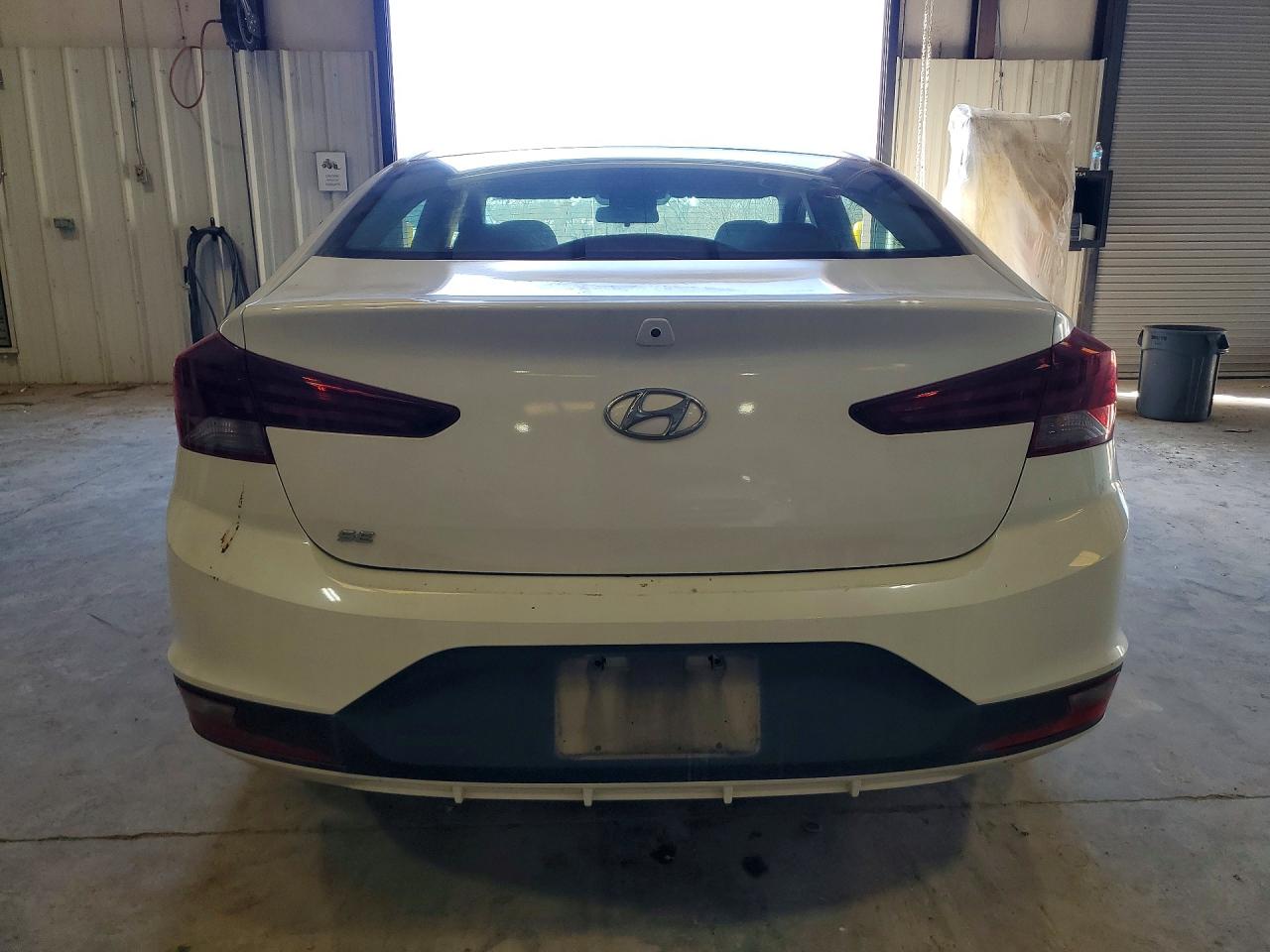 2019 HYUNDAI ELANTRA SE photo 6