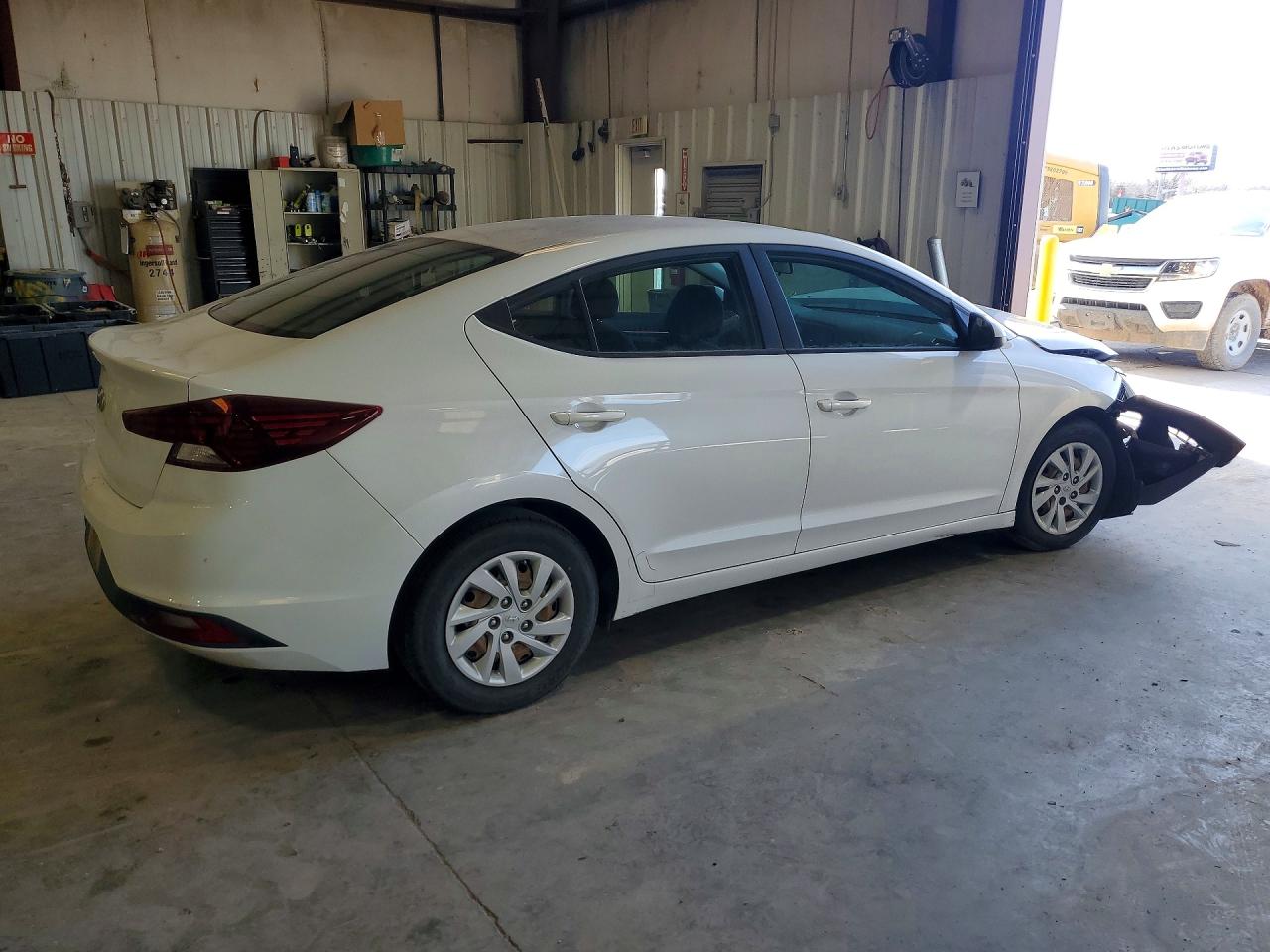 2019 HYUNDAI ELANTRA SE photo 3