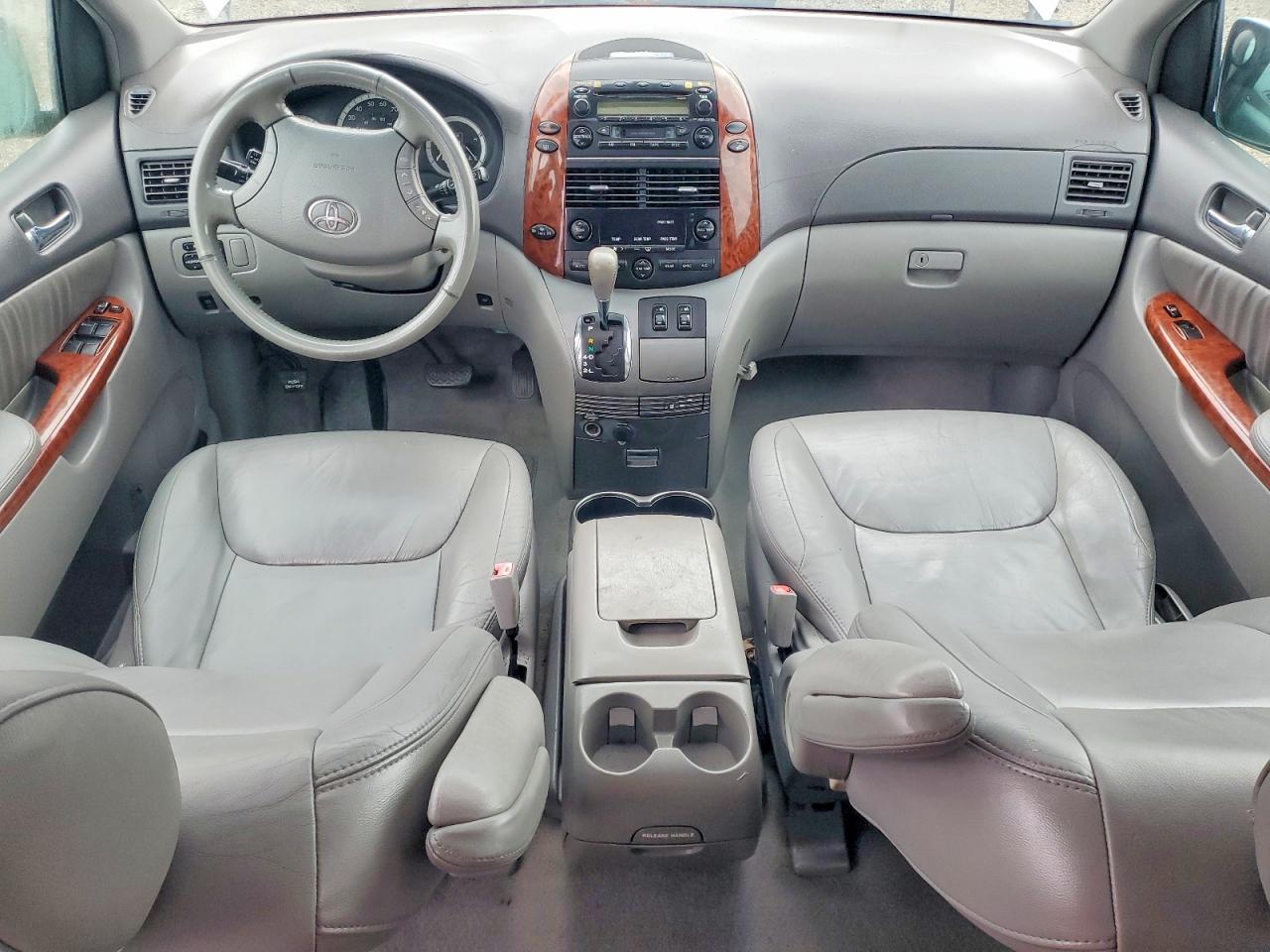 2004 TOYOTA SIENNA XLE 7-PASSENGER photo 15