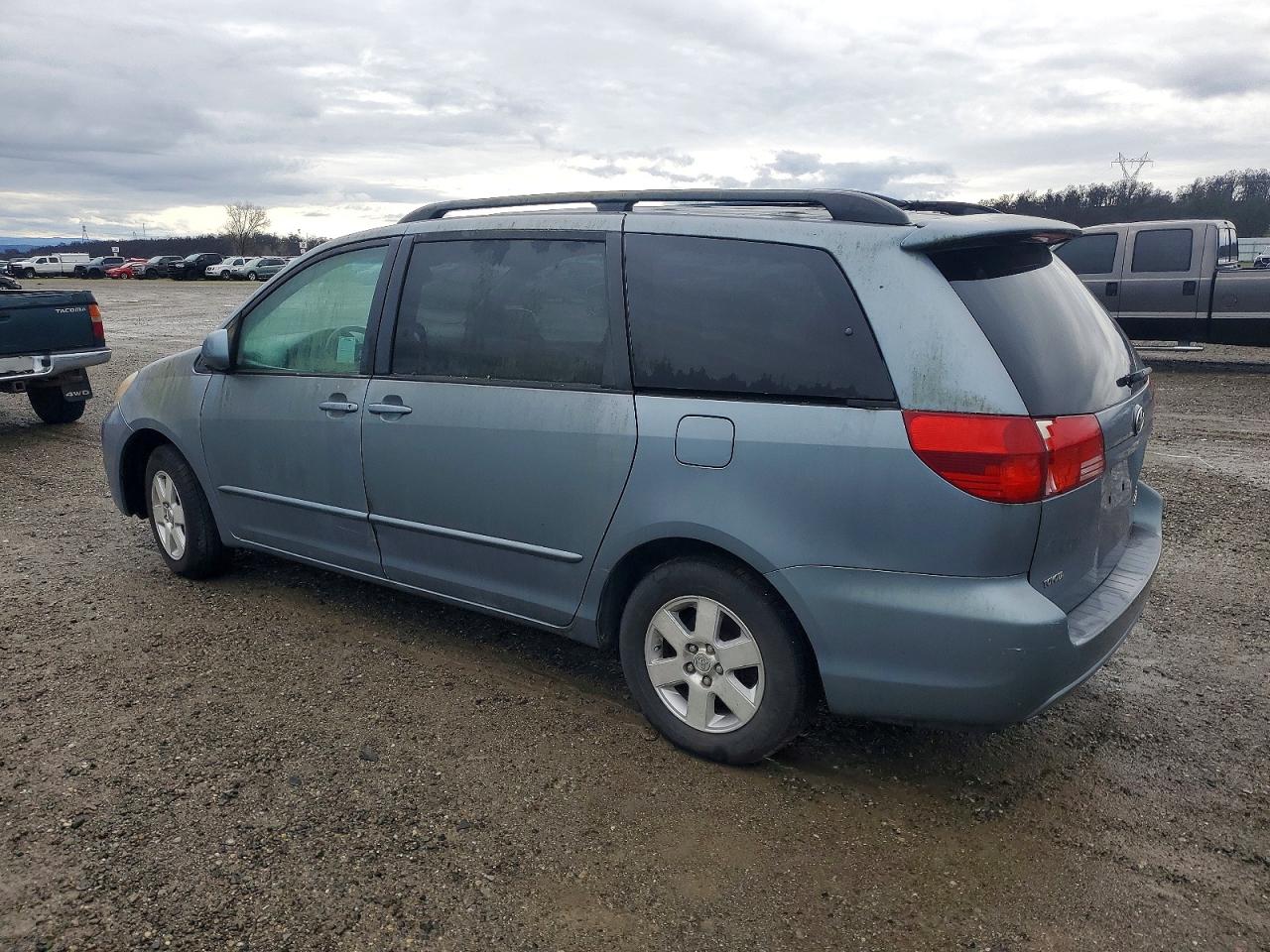 2004 TOYOTA SIENNA XLE 7-PASSENGER photo 3