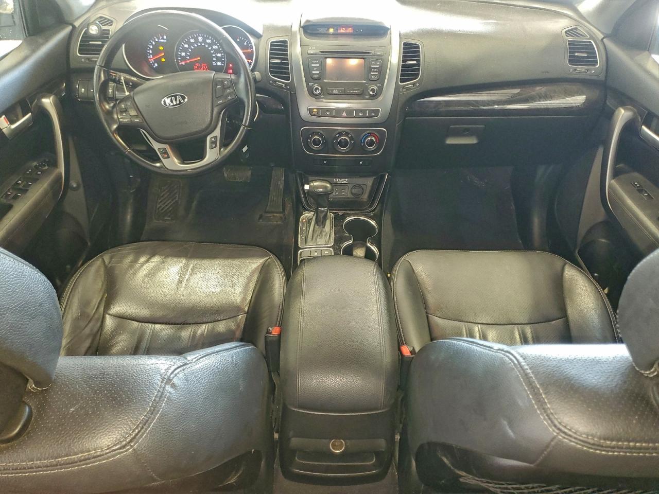 2015 KIA SORENTO LX photo 8