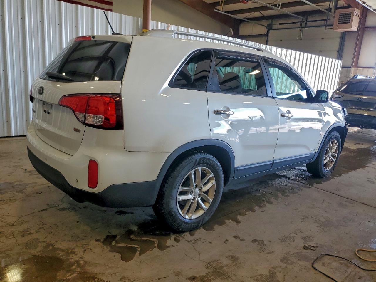 2015 KIA SORENTO LX photo 3