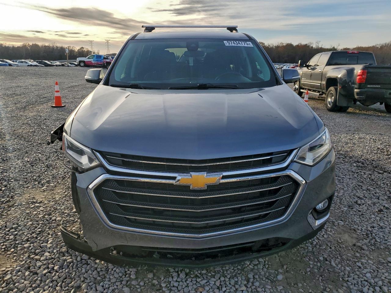 2020 CHEVROLET TRAVERSE LT photo 5