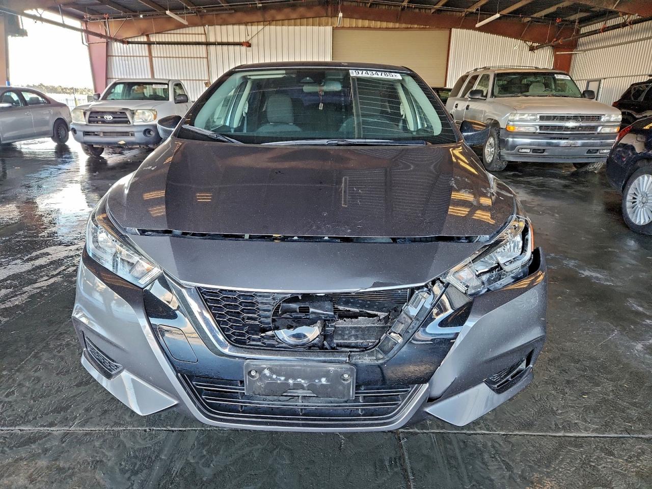 2020 NISSAN VERSA S photo 5