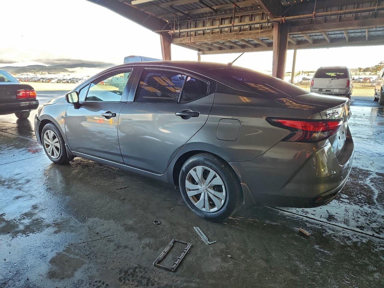 2020 NISSAN VERSA S photo 2