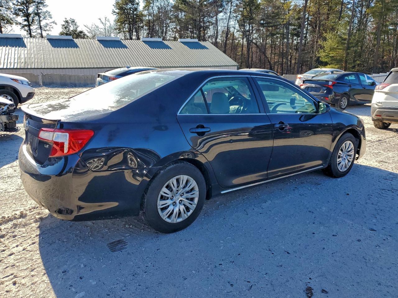 2014 TOYOTA CAMRY L photo 3