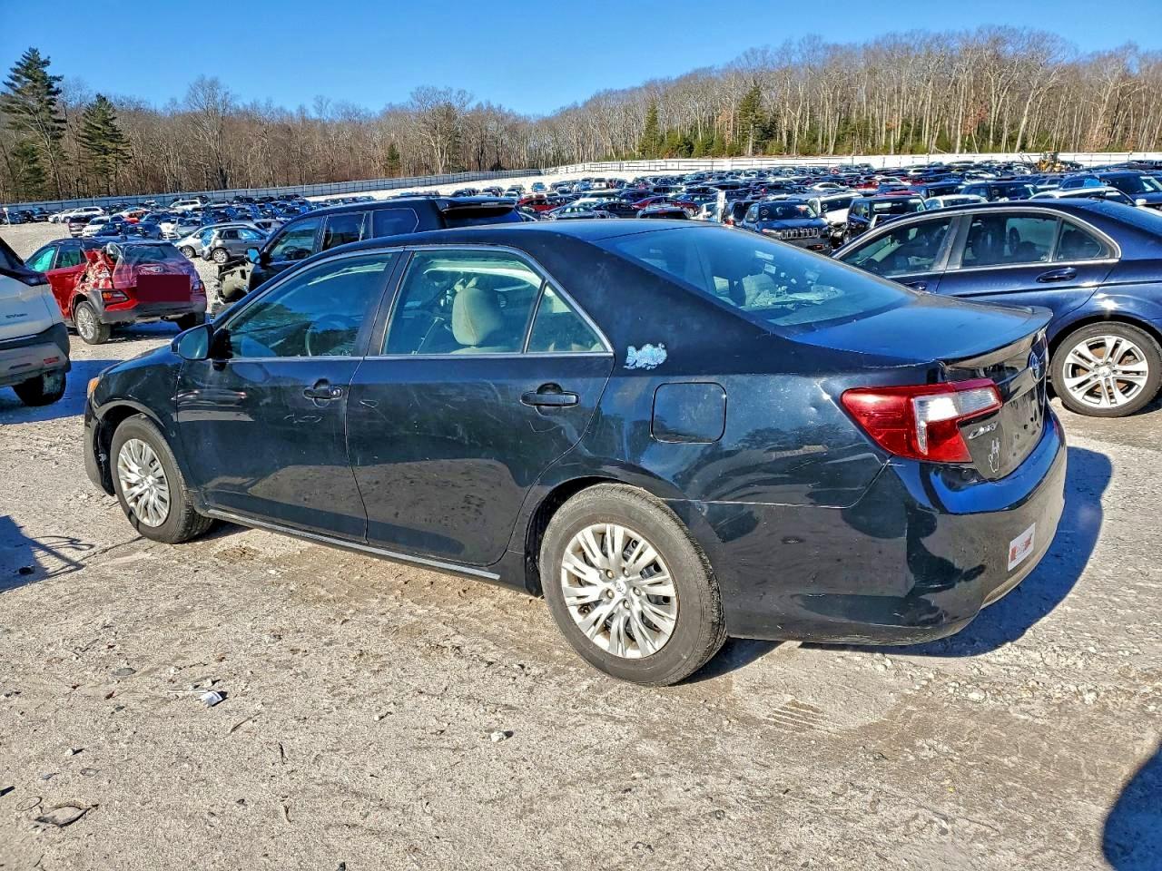 2014 TOYOTA CAMRY L photo 2