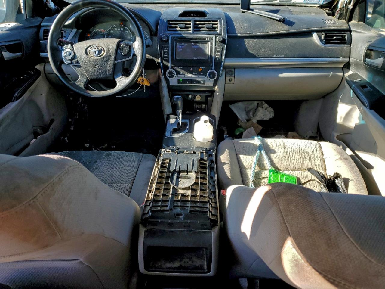 2014 TOYOTA CAMRY L photo 8