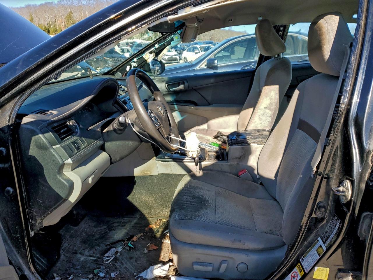 2014 TOYOTA CAMRY L photo 7