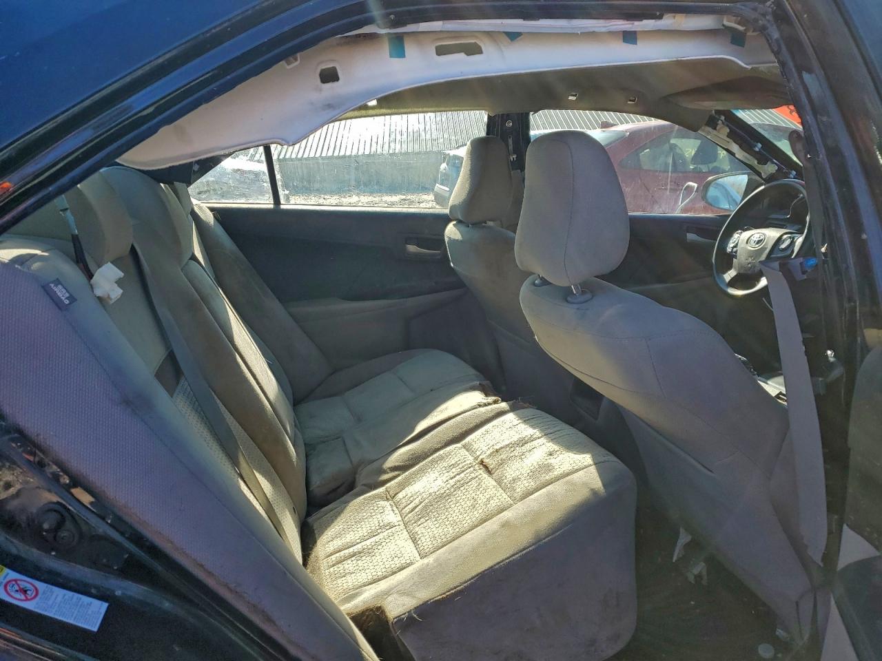 2014 TOYOTA CAMRY L photo 10
