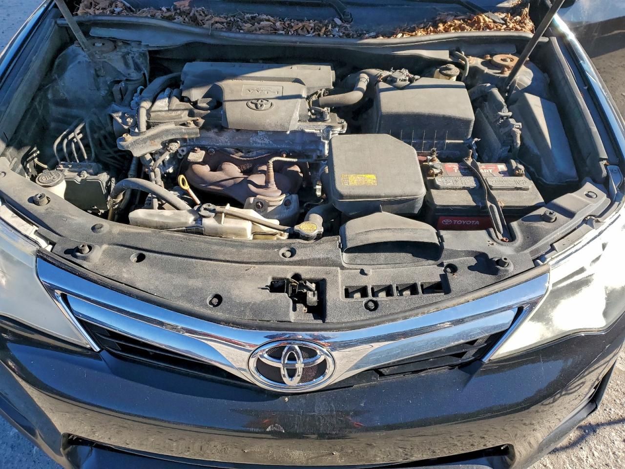 2014 TOYOTA CAMRY L photo 11
