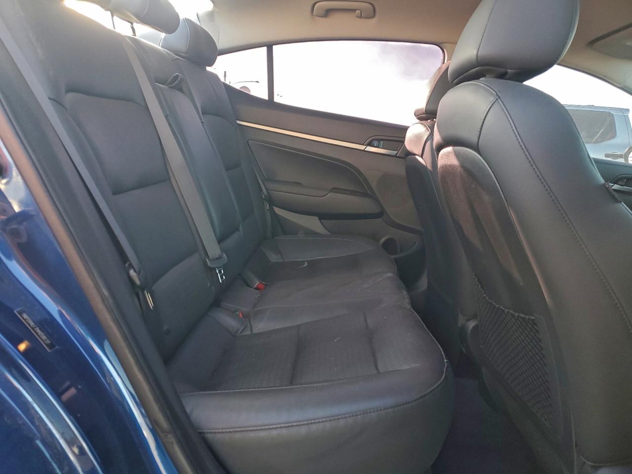 2017 HYUNDAI ELANTRA SE photo 10