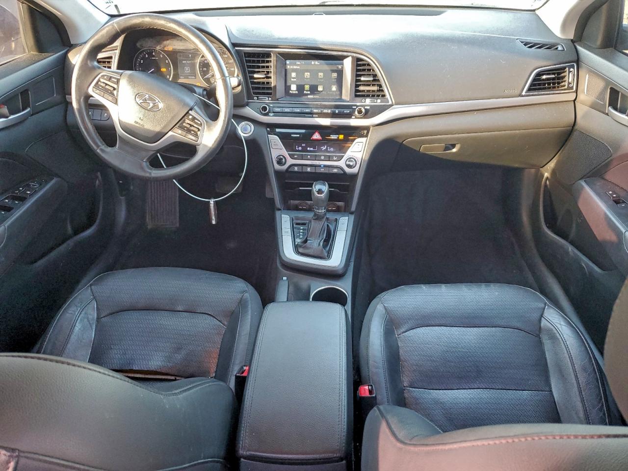2017 HYUNDAI ELANTRA SE photo 8