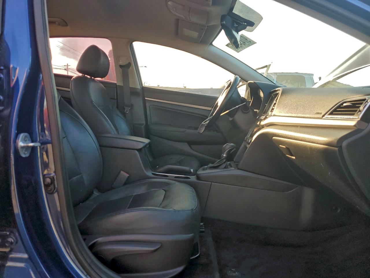 2017 HYUNDAI ELANTRA SE photo 7