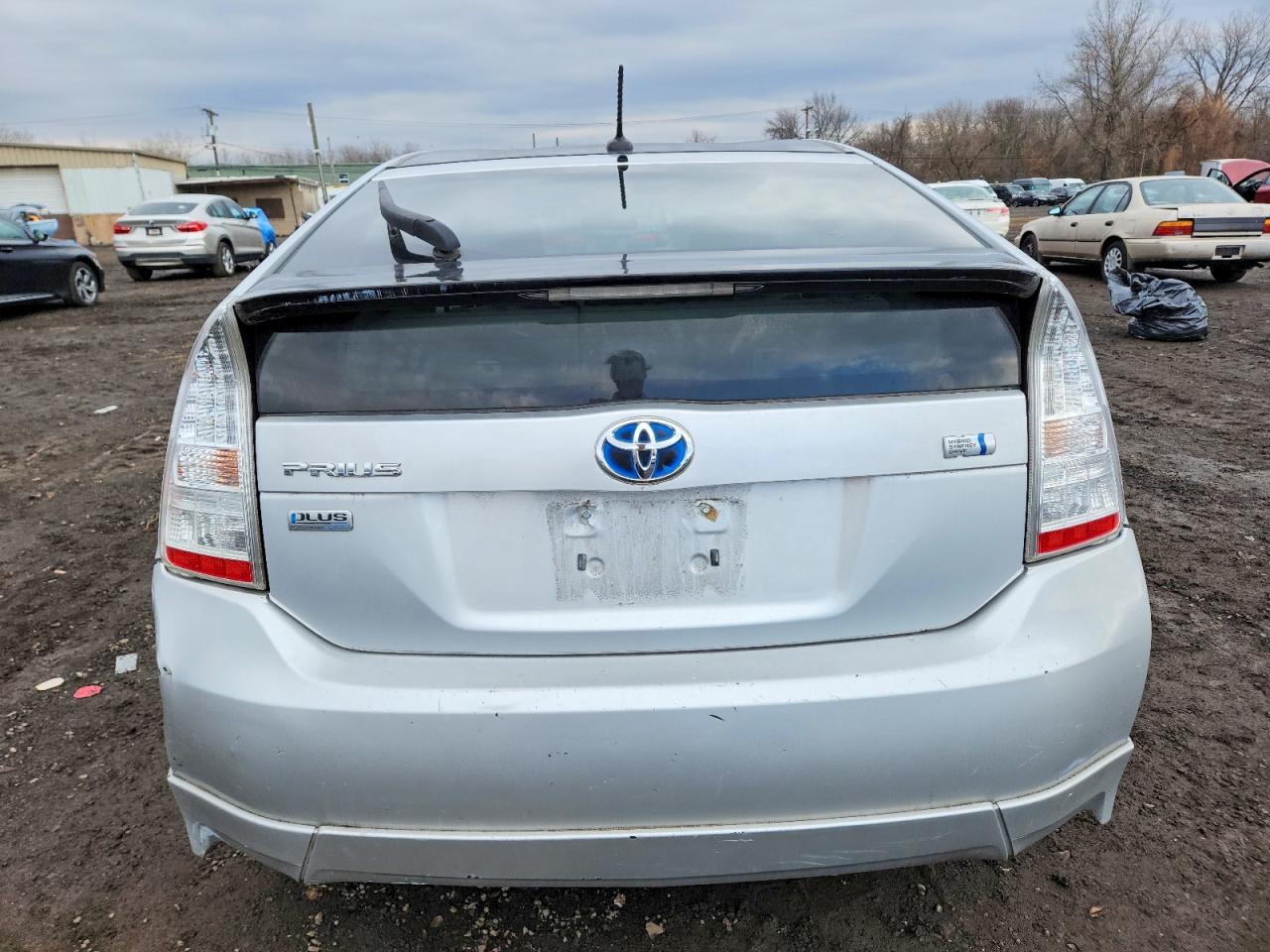 2011 TOYOTA PRIUS photo 21