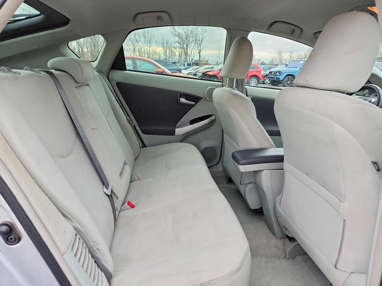 2011 TOYOTA PRIUS photo 37