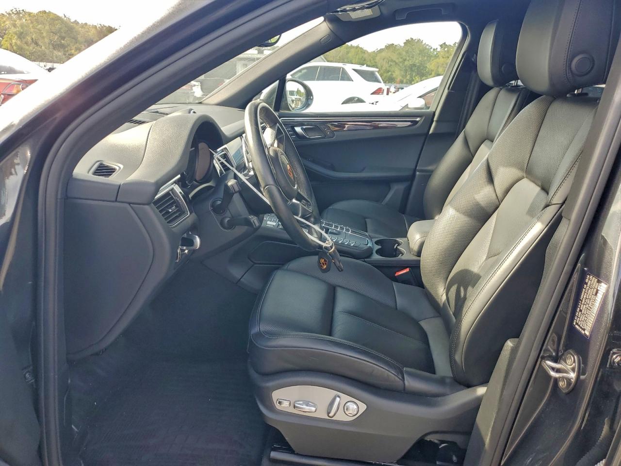 2018 PORSCHE MACAN photo 7