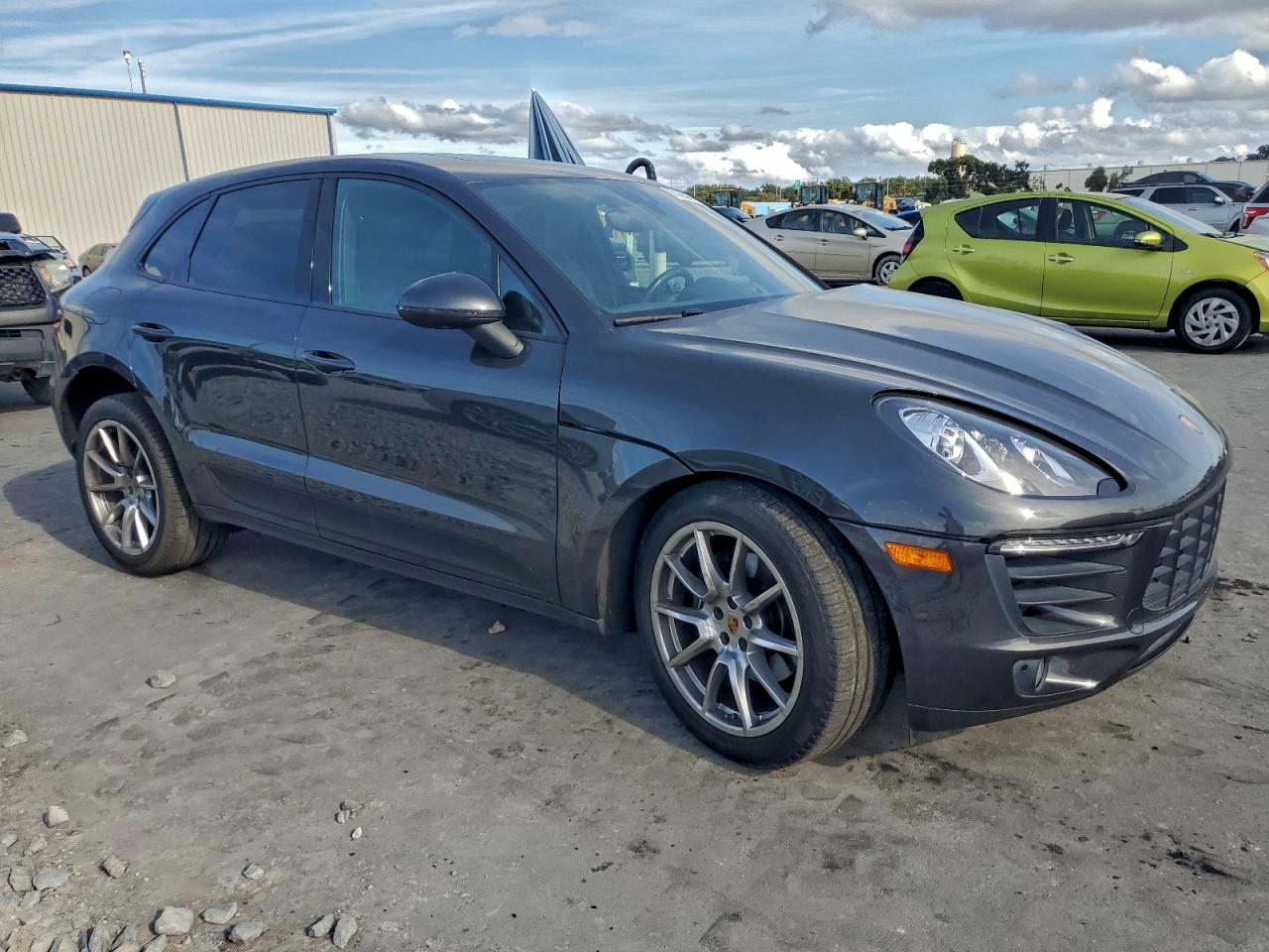 2018 PORSCHE MACAN photo 4