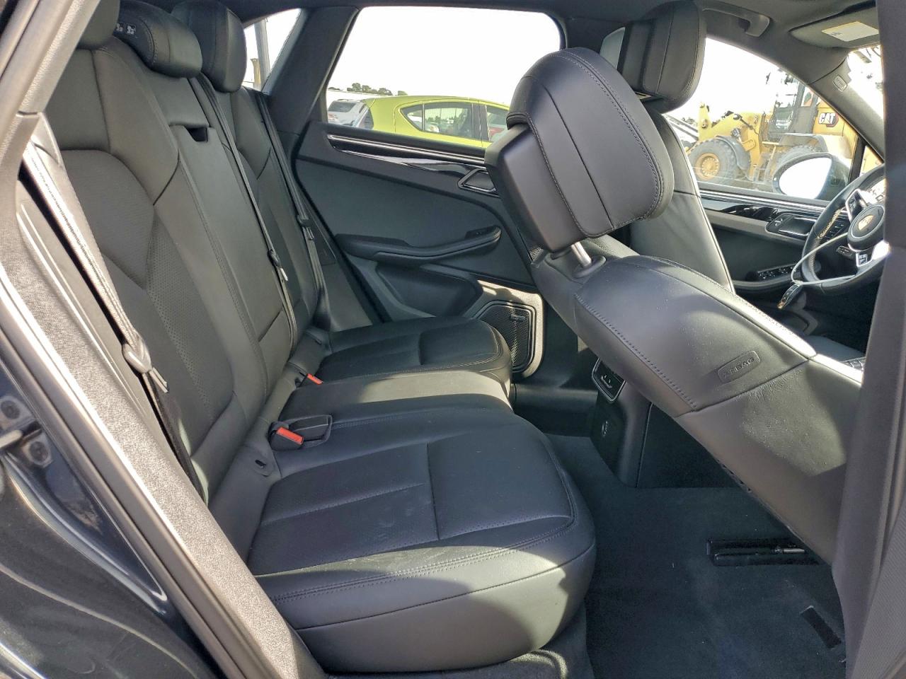 2018 PORSCHE MACAN photo 11
