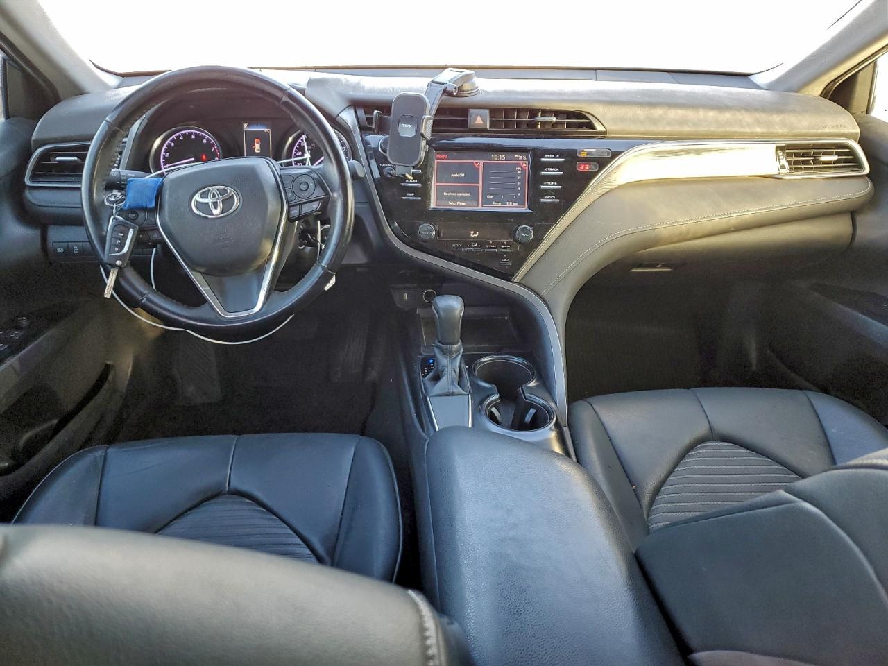 2019 TOYOTA CAMRY L photo 8