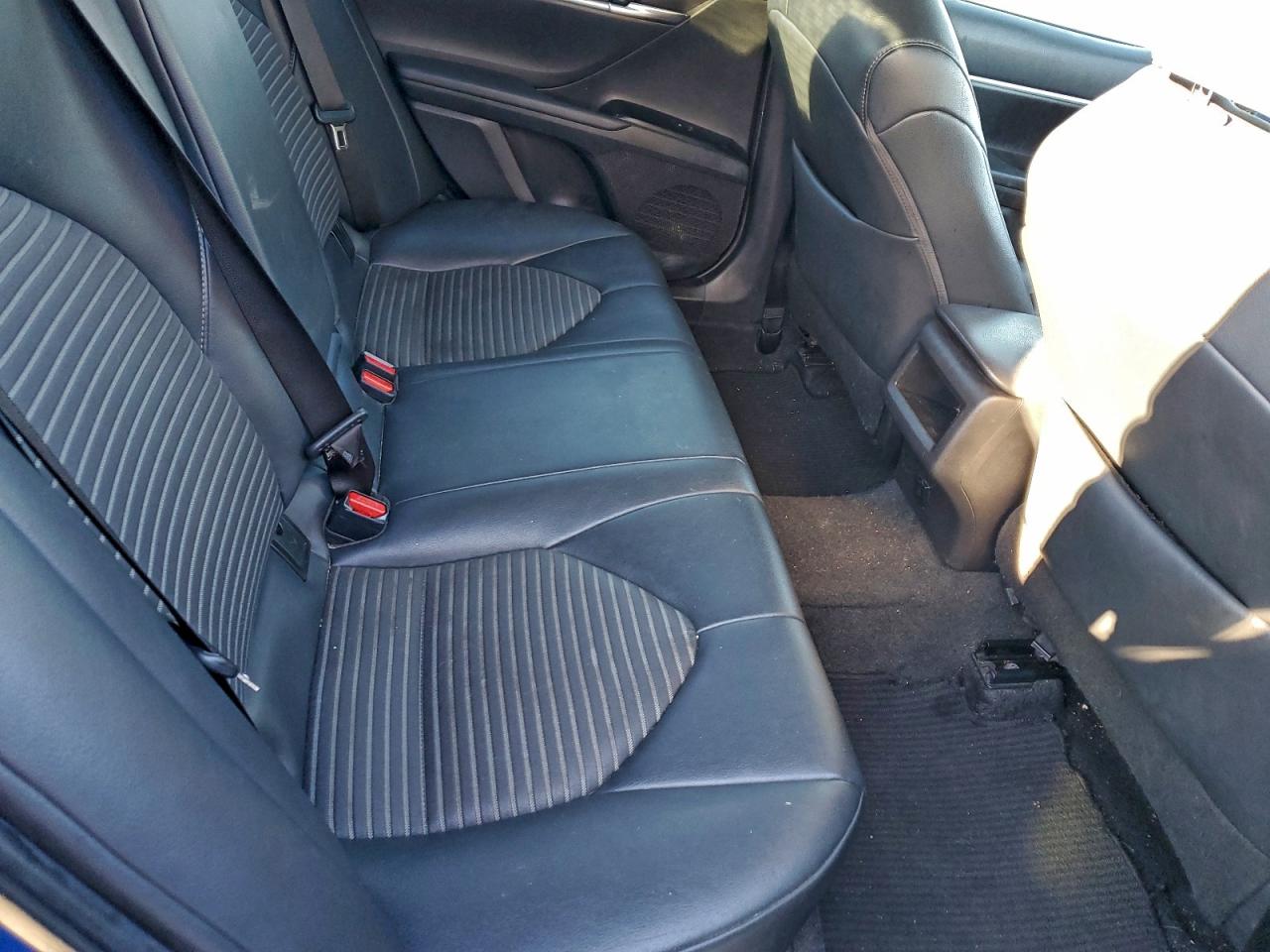 2019 TOYOTA CAMRY L photo 10