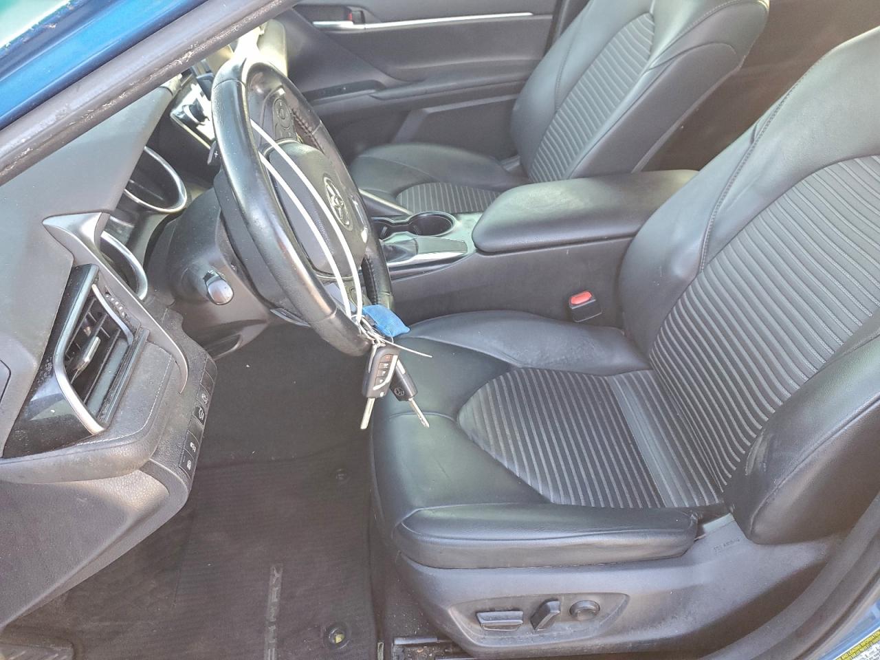 2019 TOYOTA CAMRY L photo 7