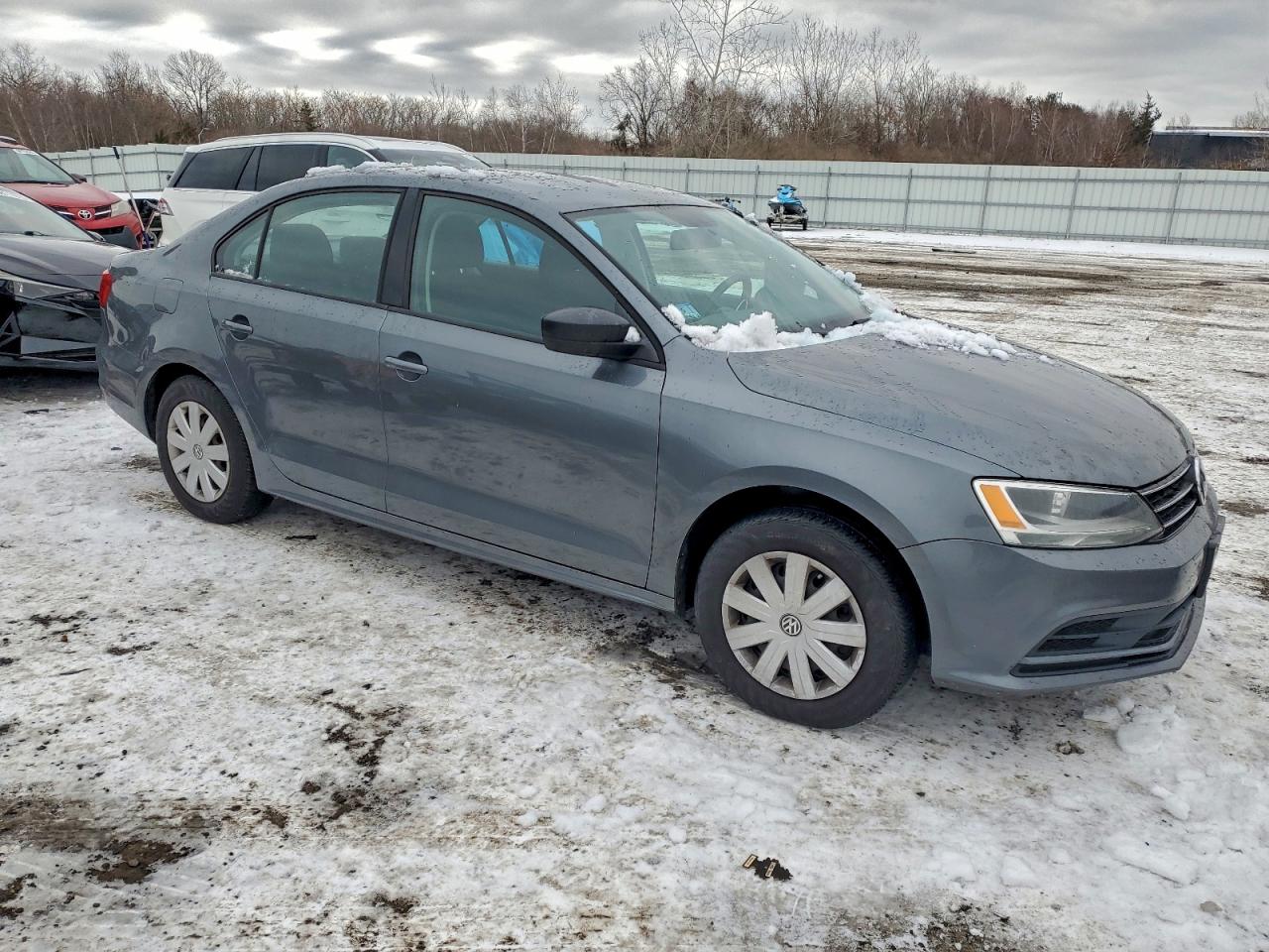 2015 VOLKSWAGEN JETTA BASE photo 4