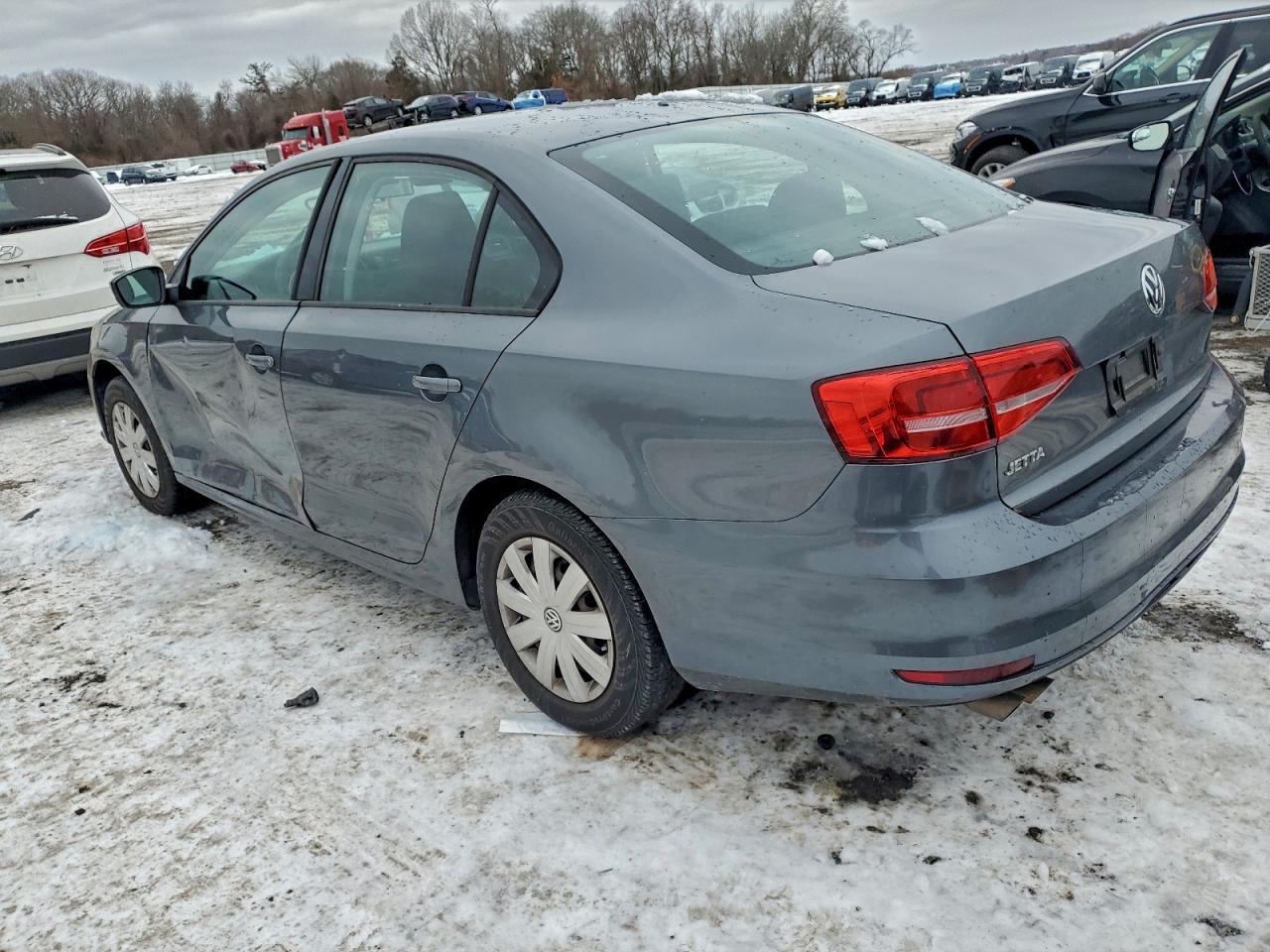 2015 VOLKSWAGEN JETTA BASE photo 2