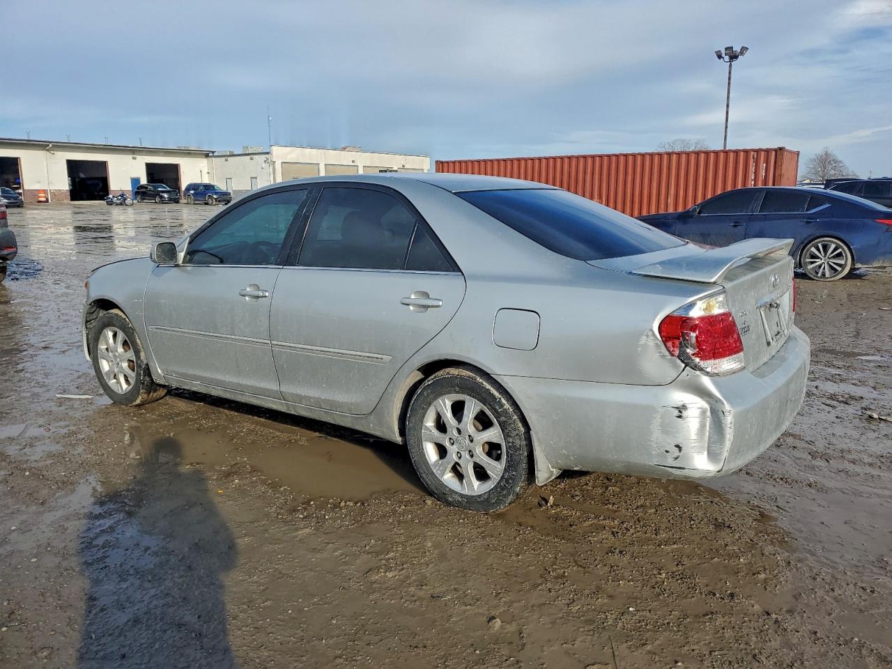2005 TOYOTA CAMRY LE photo 2