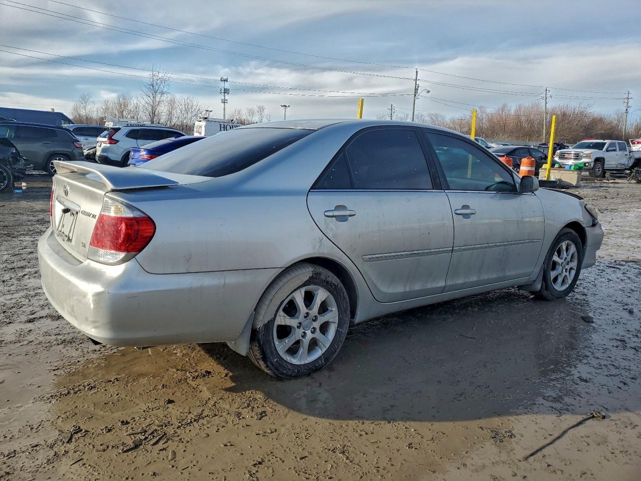 2005 TOYOTA CAMRY LE photo 3