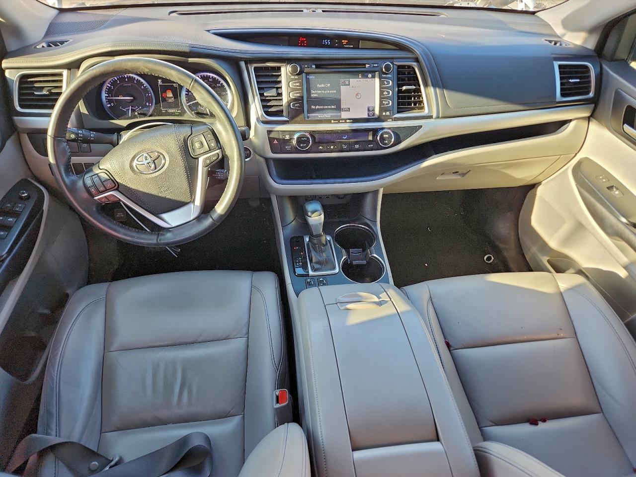 2019 TOYOTA HIGHLANDER SE photo 8